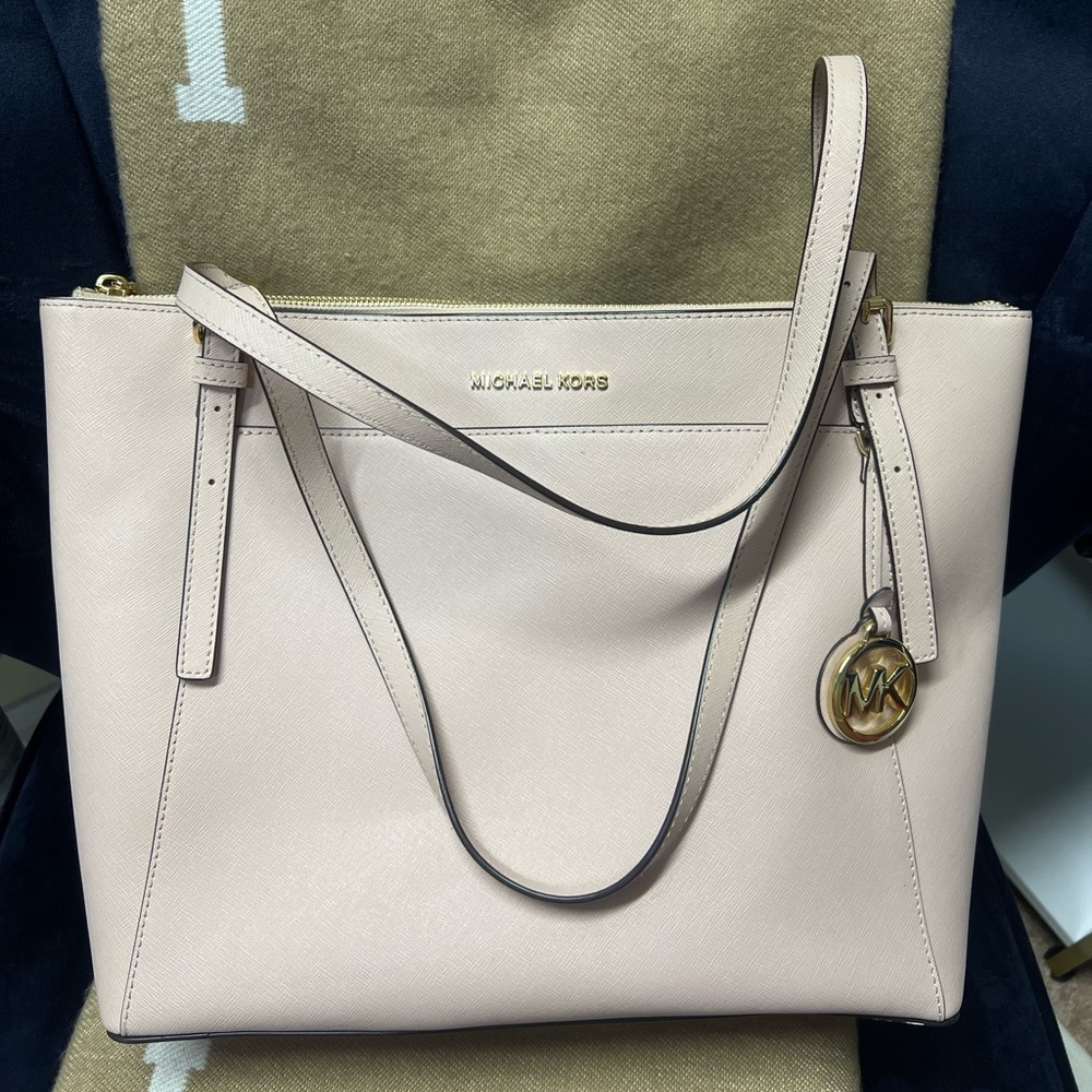 Michael Kors Dusty Pink Zippered Tote Bag,back/front pockets,gold hardware